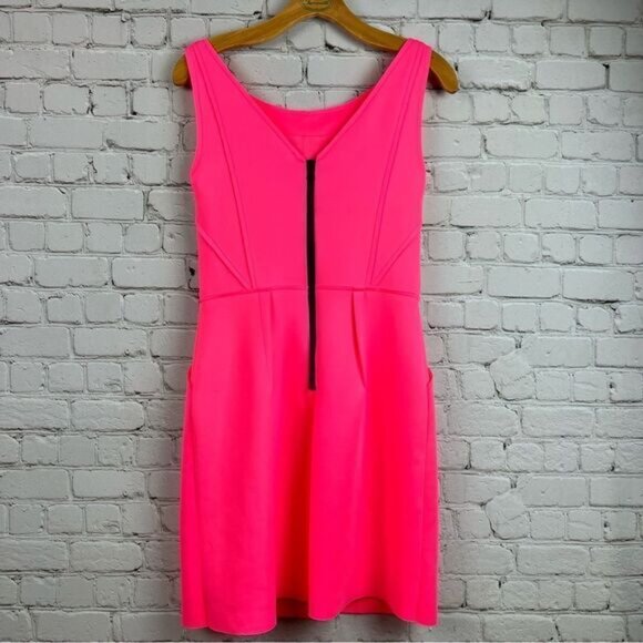 Milly Barbie Core Pink Neoprene Sleeveless Scuba Shift Dress with Pockets Size 6 - Picture 9 of 13